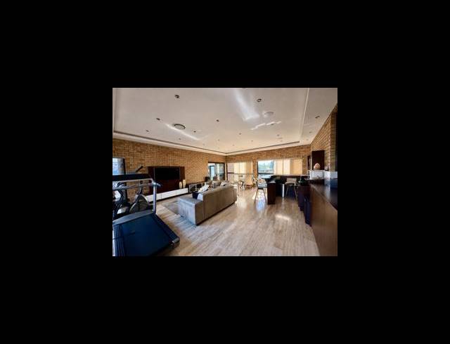 4 BEDROOM TOWNHOUSE FOR SALE IN MALVERN